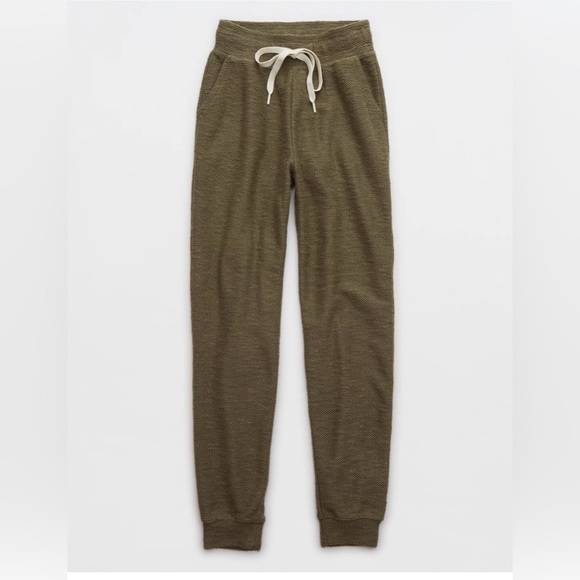 OFFLINE By Aerie Snowday
Jogger Size Medium - Picture 2 of 8